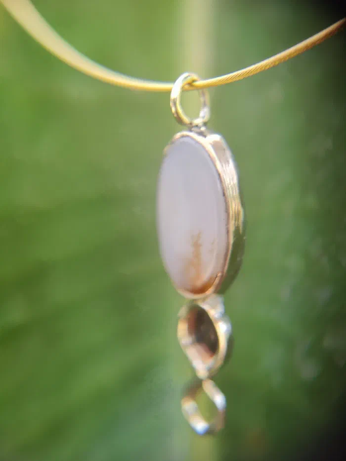 Vintage-Inspired Moss Agate & 14ct Gold Pendant
