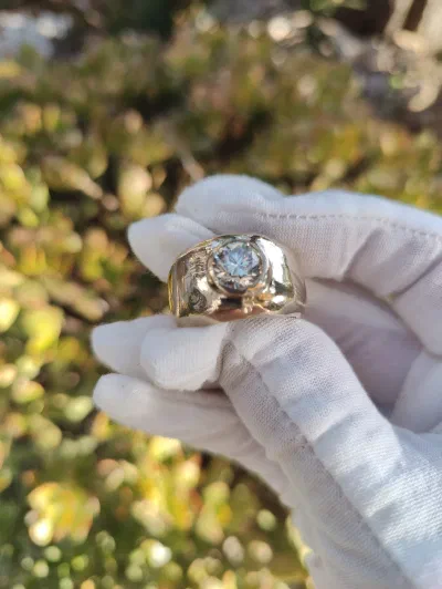 14ct gold signet ring featuring a spectacular 1.7ct natural diamond