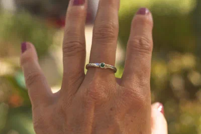 Molten Moss Emerald Band